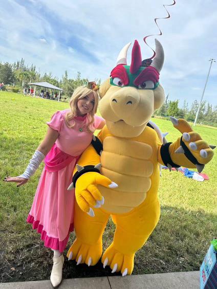 Princess Peach & Bowser